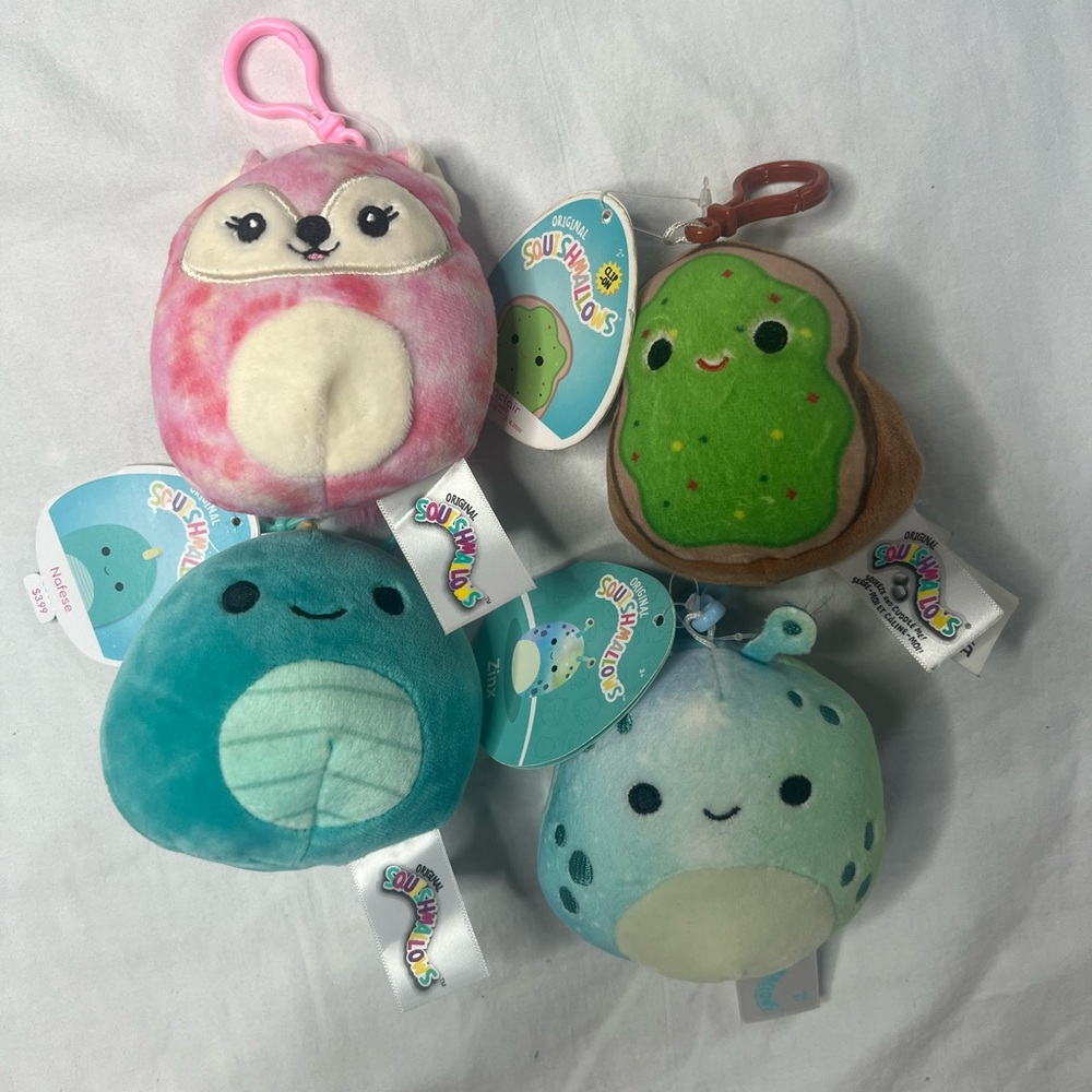Squishmallow clip lot (4)